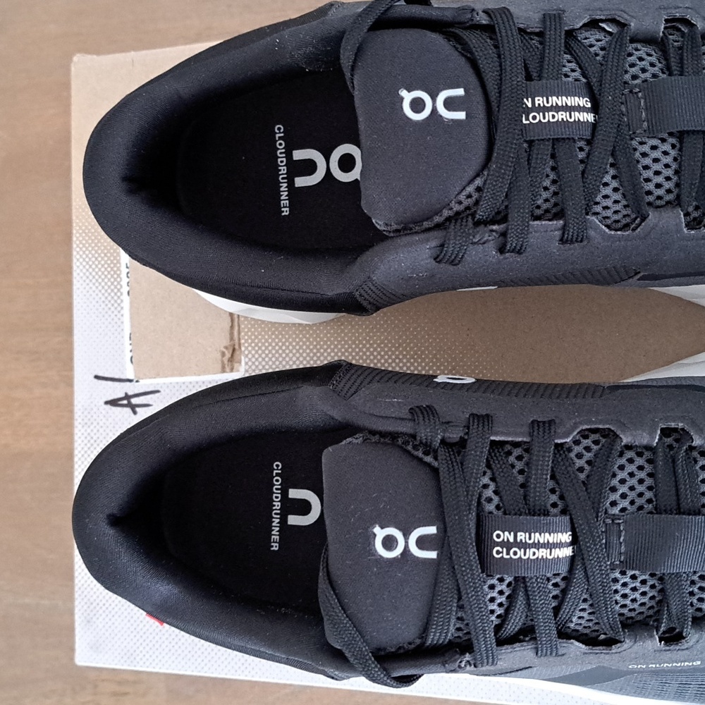 On Cloudrunner 2 - Color: Eclipse / Black - Size: Women 9.5 - Picture 4 of 9